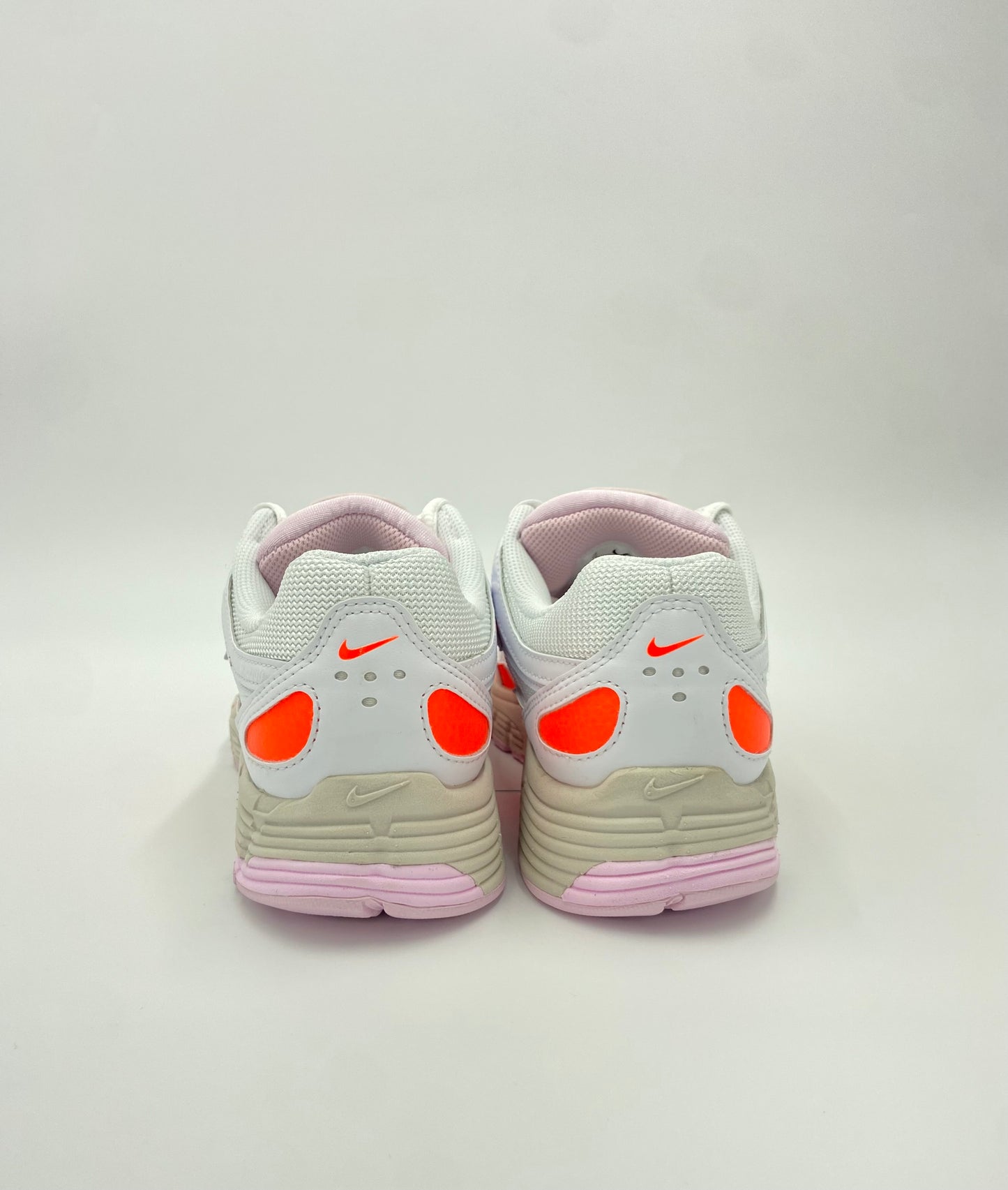 Nike p-6000 sportswear