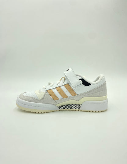 Adidas forum low "White Magic Beige"